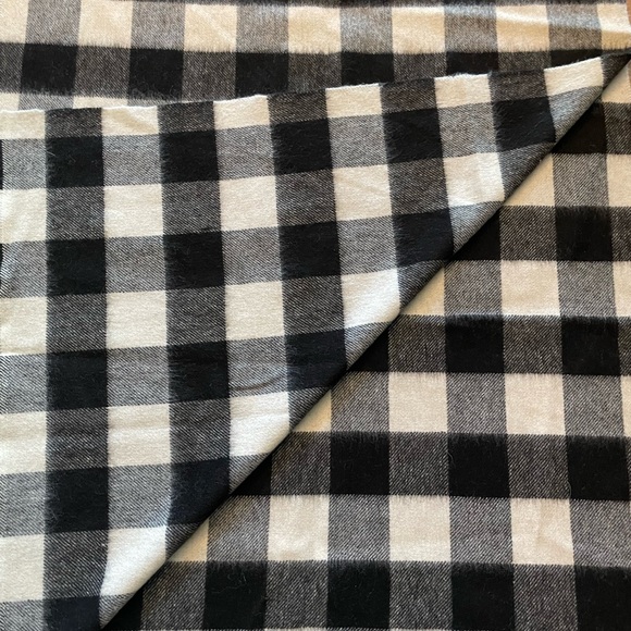 Phenix Oversized Checked Scarf - Picture 5 of 12